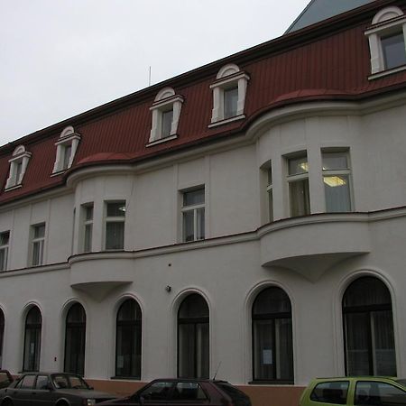 Hotel Mrazek Pardubice Exteriör bild